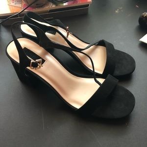 Black velvet 2inch Forever 21 heels, brand new!